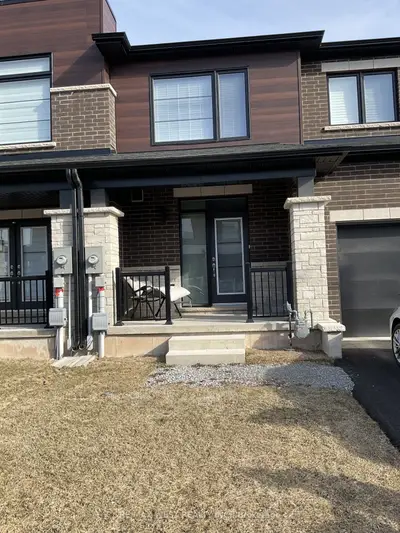 Att/Row/Townhouse in Welland