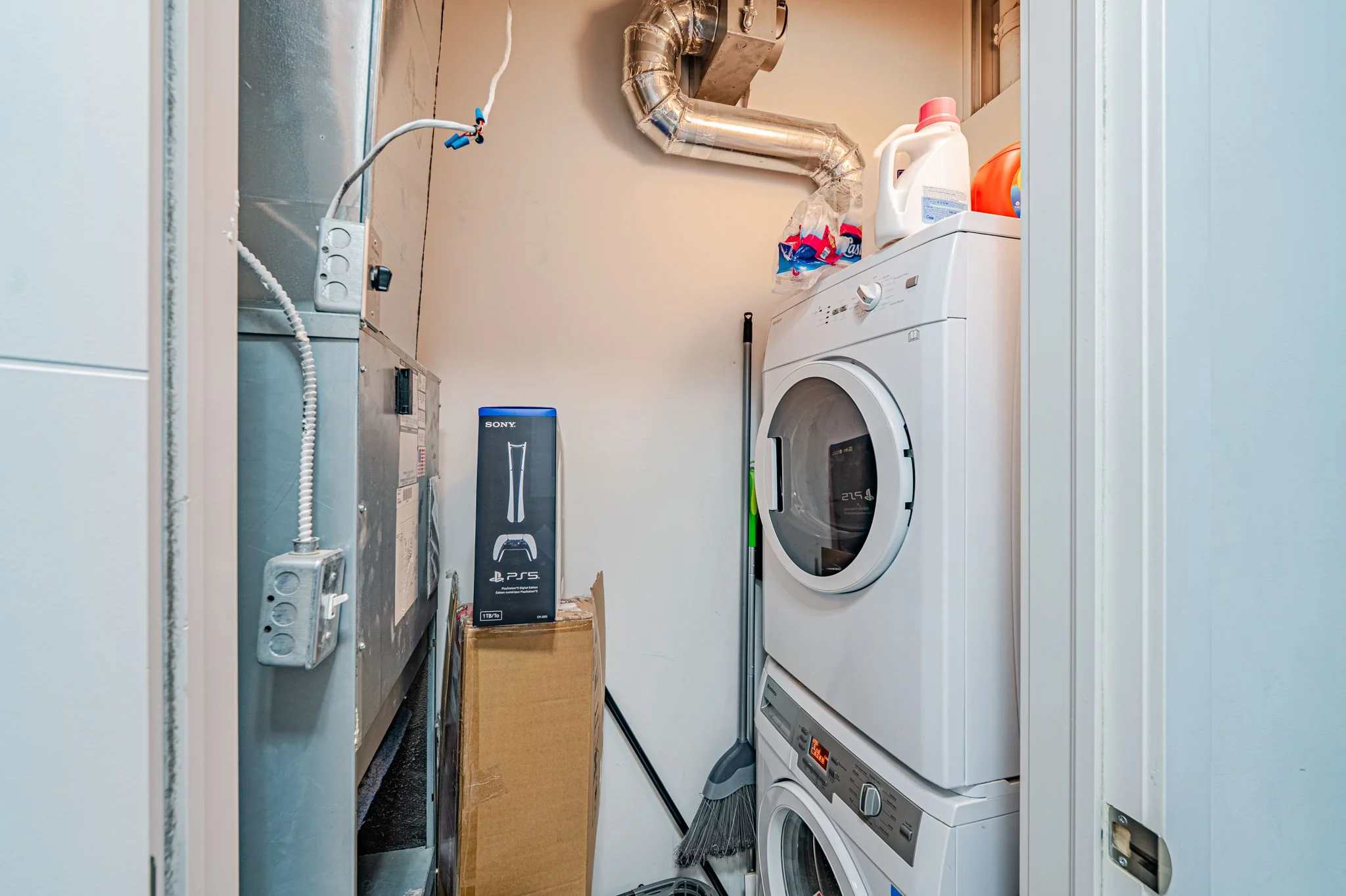 179 Metcalfe Street 2205, Ottawa Centre, On K2p 1p7