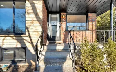 Detached in Brantford