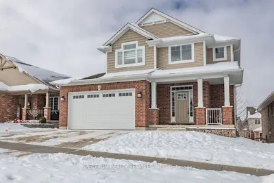 8 Brookfield Avenue, Ingersoll, On N5c 0b3