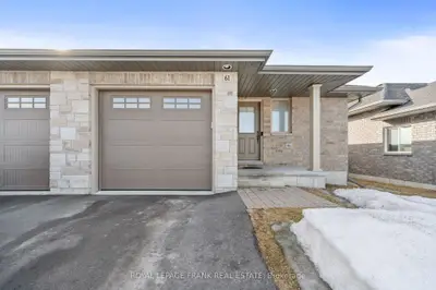 Att/Row/Townhouse in Quinte West