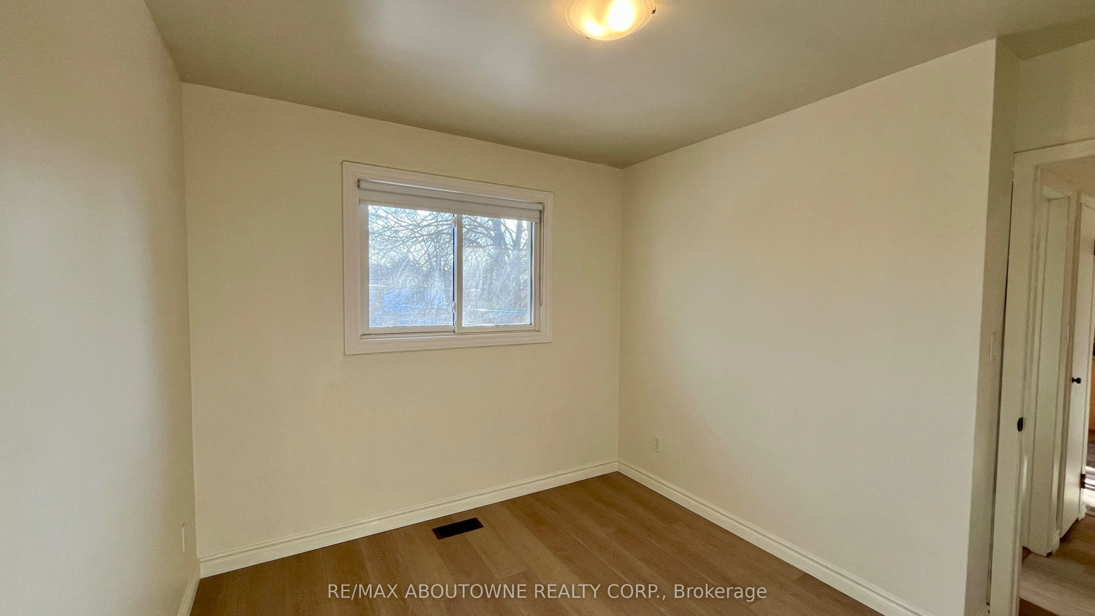 106 Sheridan Street Main, Guelph, ON N1E 3T8