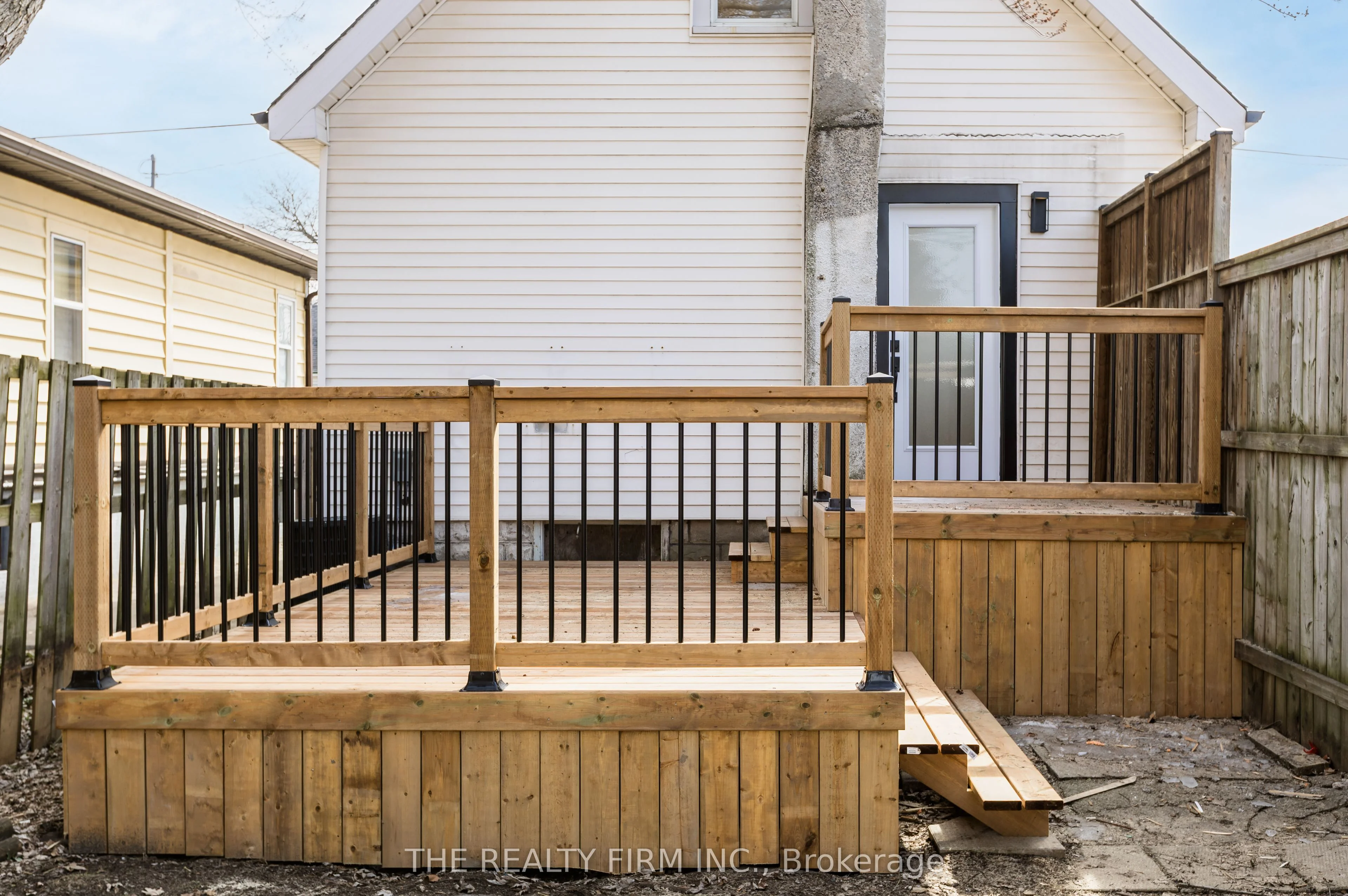 386 Mornington Avenue, London East, ON N5Y 3C6
