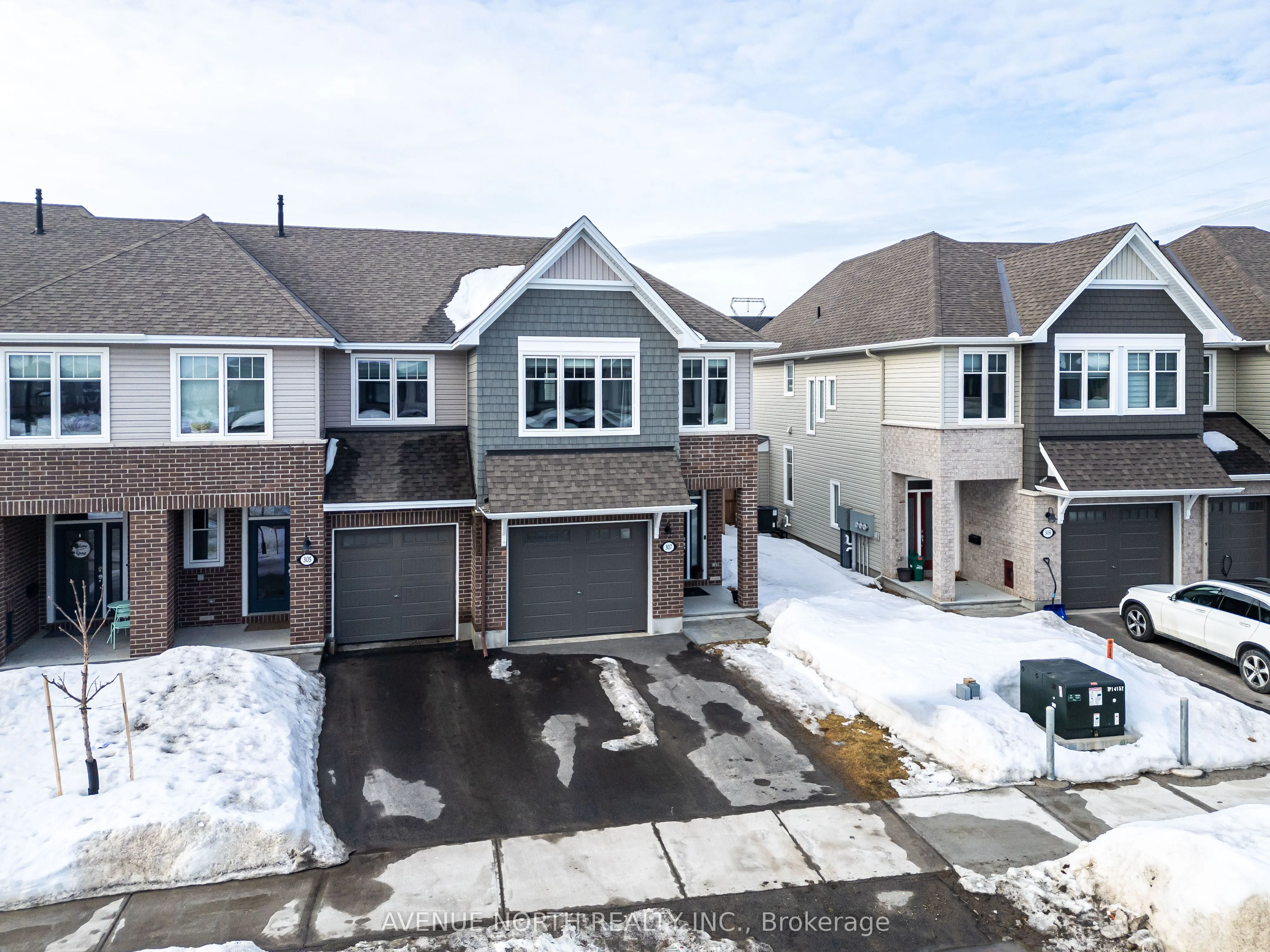 Att/Row/Townhouse in Stittsville - Munster - Richmond