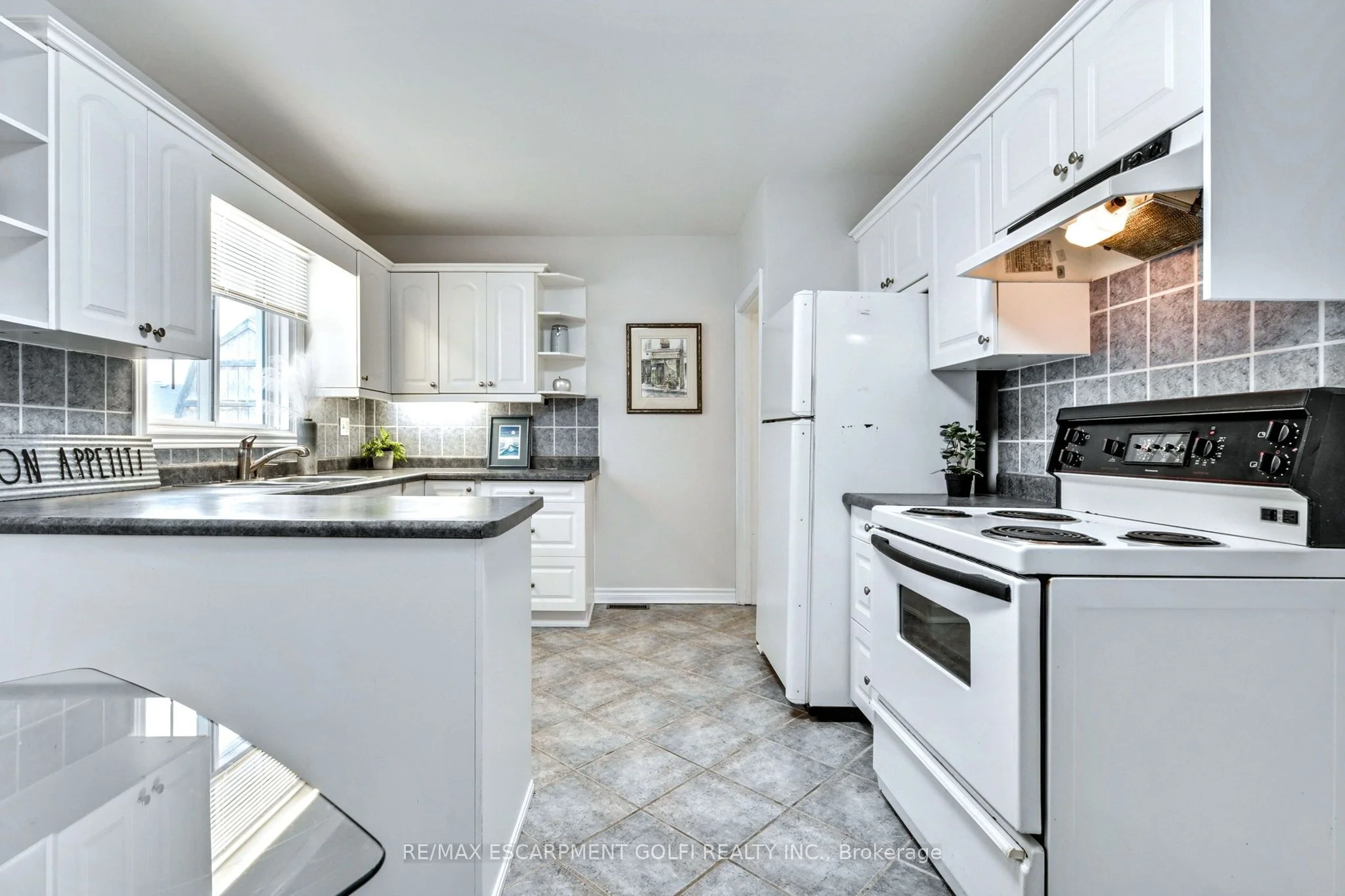 21 Fawell Avenue, St. Catharines, ON L2S 2V5