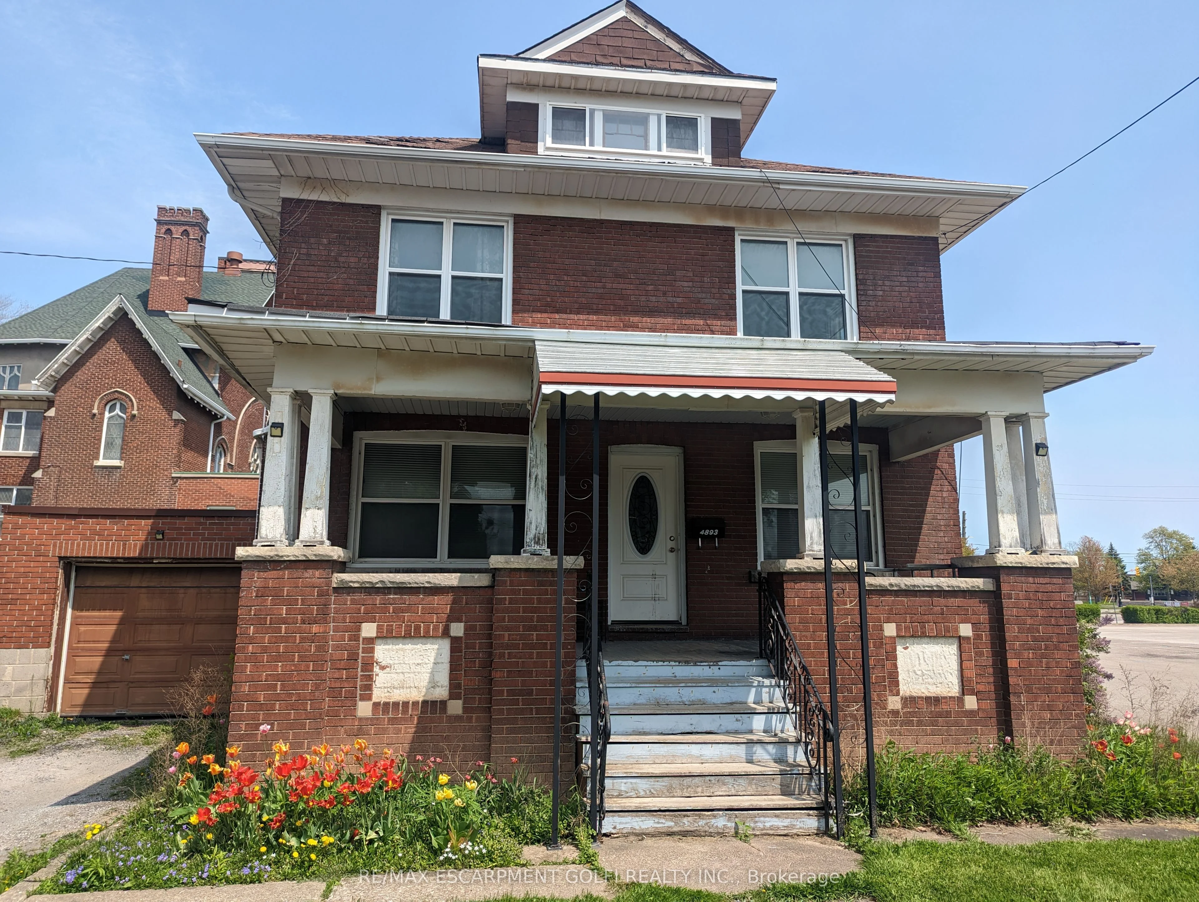 4893 Hunter Street MAIN & 2ND, Niagara Falls, ON L2G 3M8