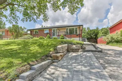 1032 Eagle Drive, London South, On N5z 3h5