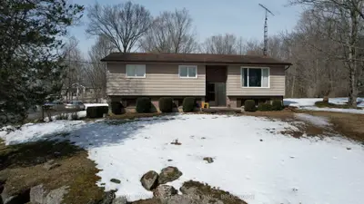 432 Hwy 2, Front Of Leeds & Seeleys Bay, On, K7g 2v4