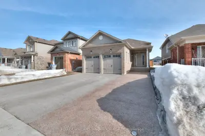 Detached in North Perth