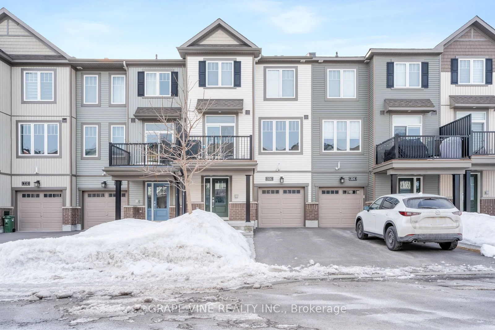 Att/Row/Townhouse in Barrhaven