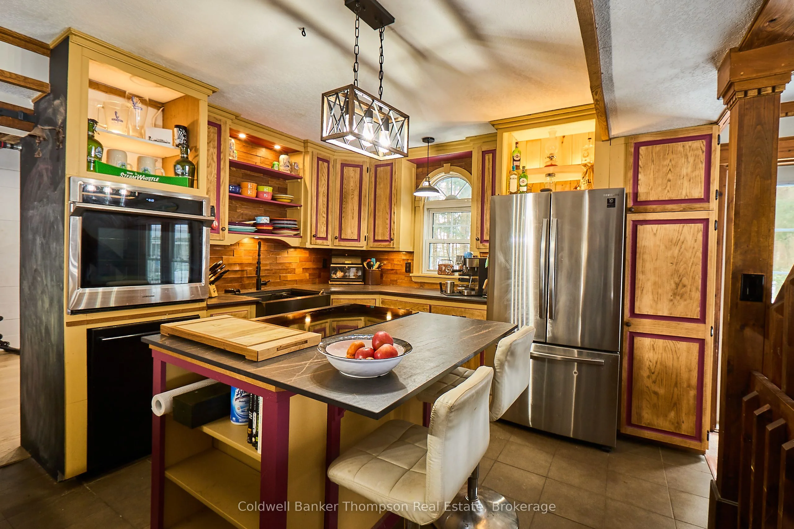 97 Hutcheson Beach Road, Huntsville, ON P1H 1N4