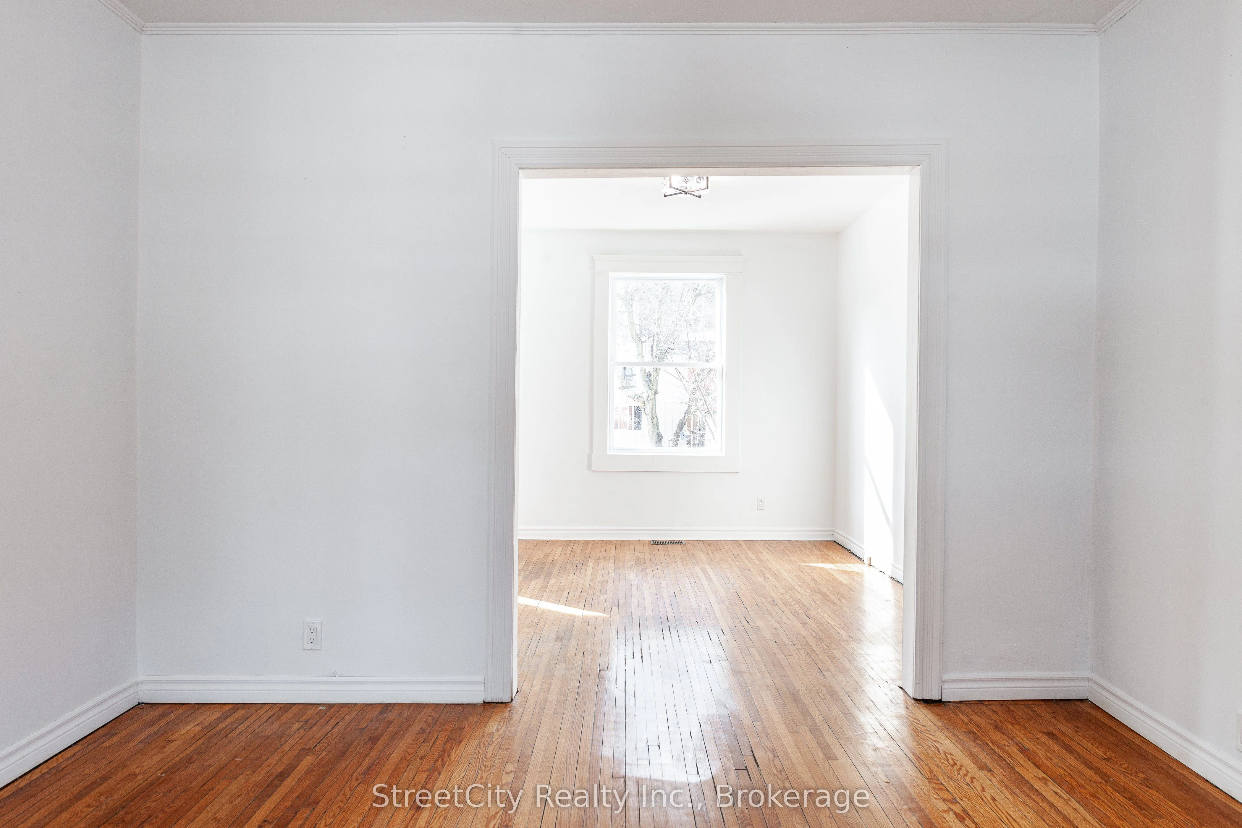 15 Kent Lane, Stratford, ON N5A 1E8
