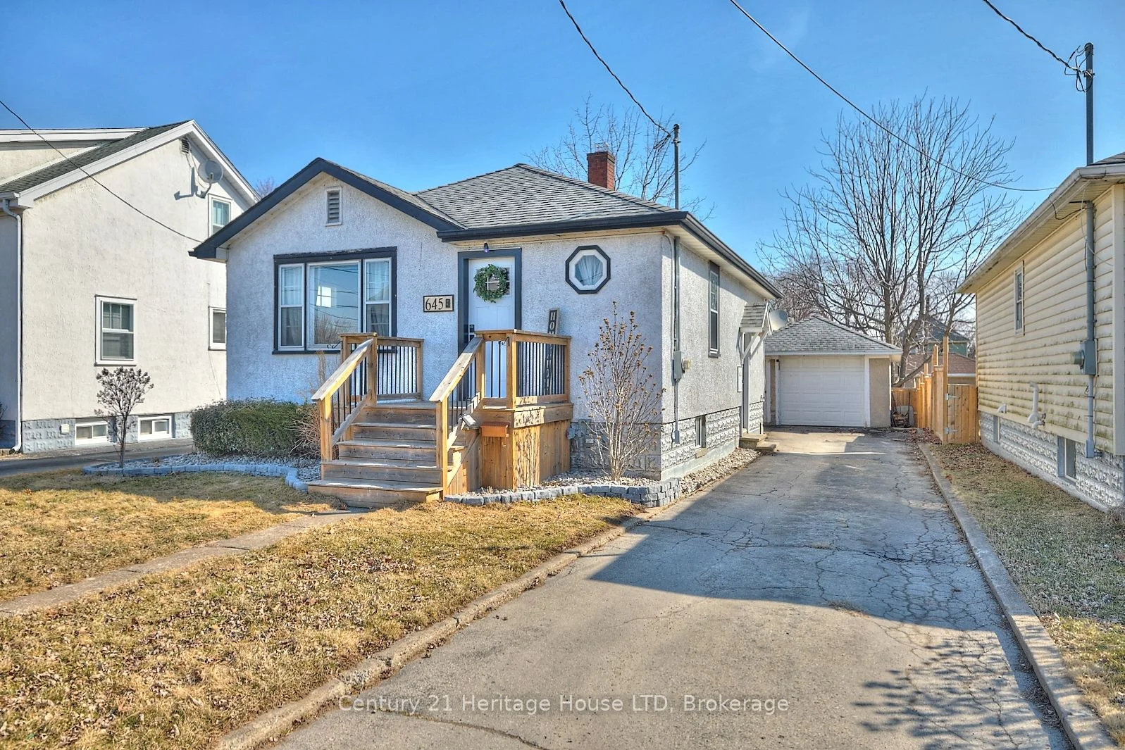 Detached in Port Colborne
