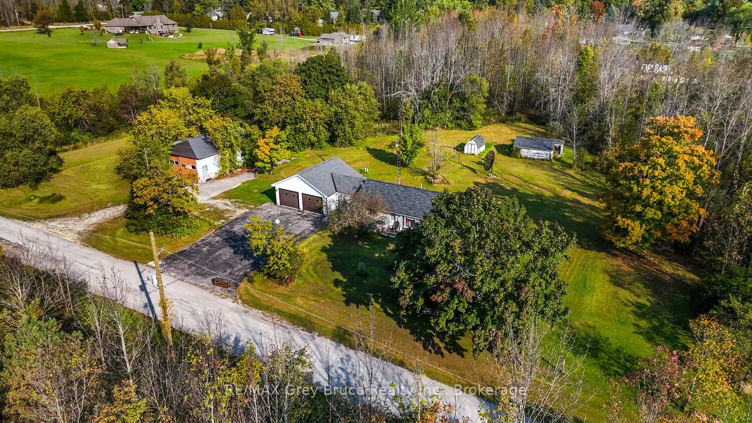873 W 14th Street W, Georgian Bluffs, On N4k 6v5