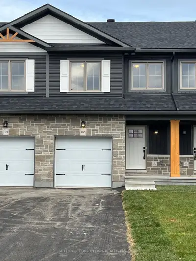 Att/Row/Townhouse in Smiths Falls