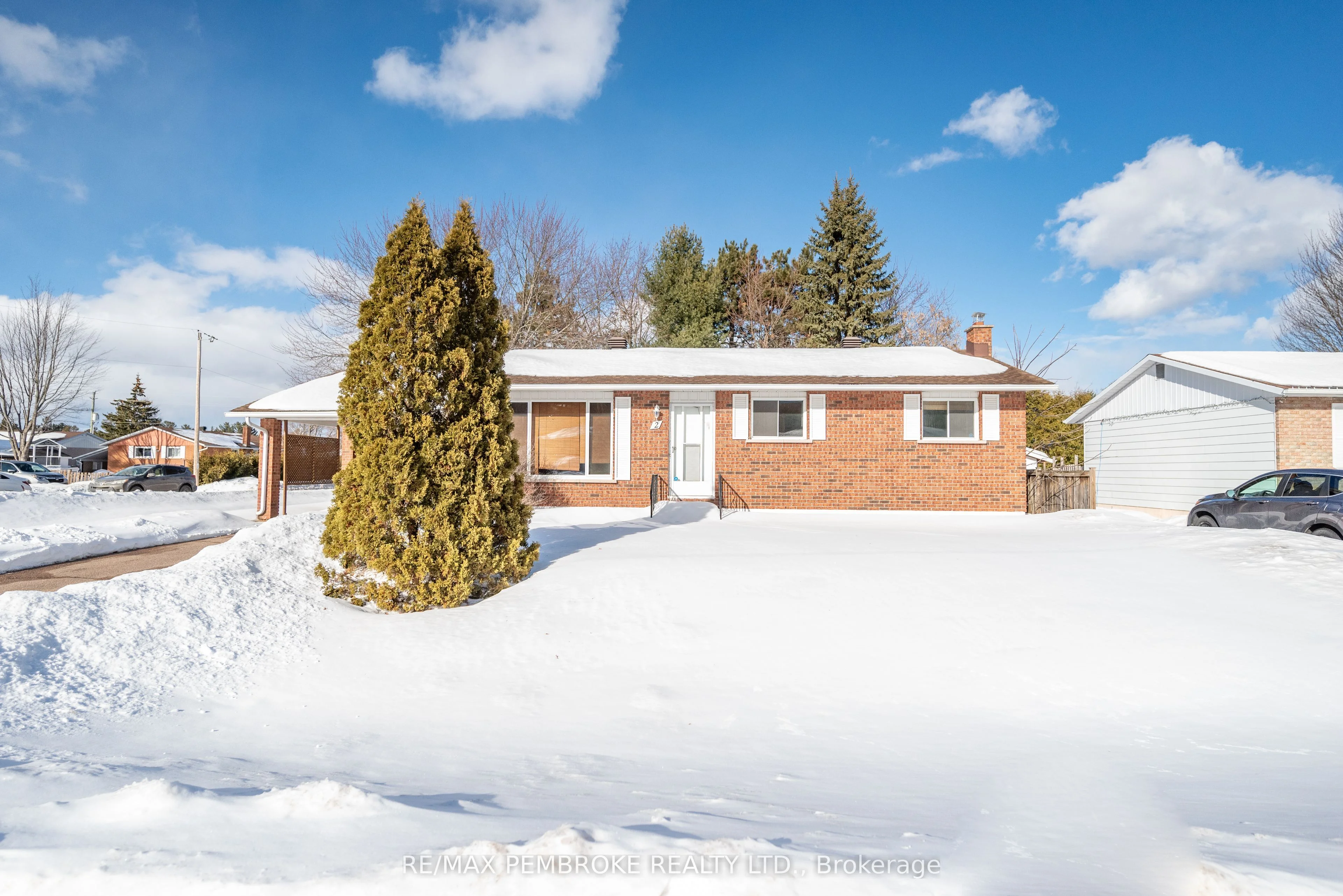2 James Street, Petawawa, ON K8H 3B5