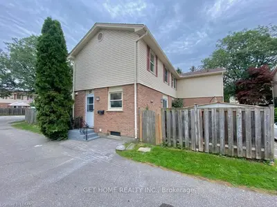 Condo Townhouse in London East