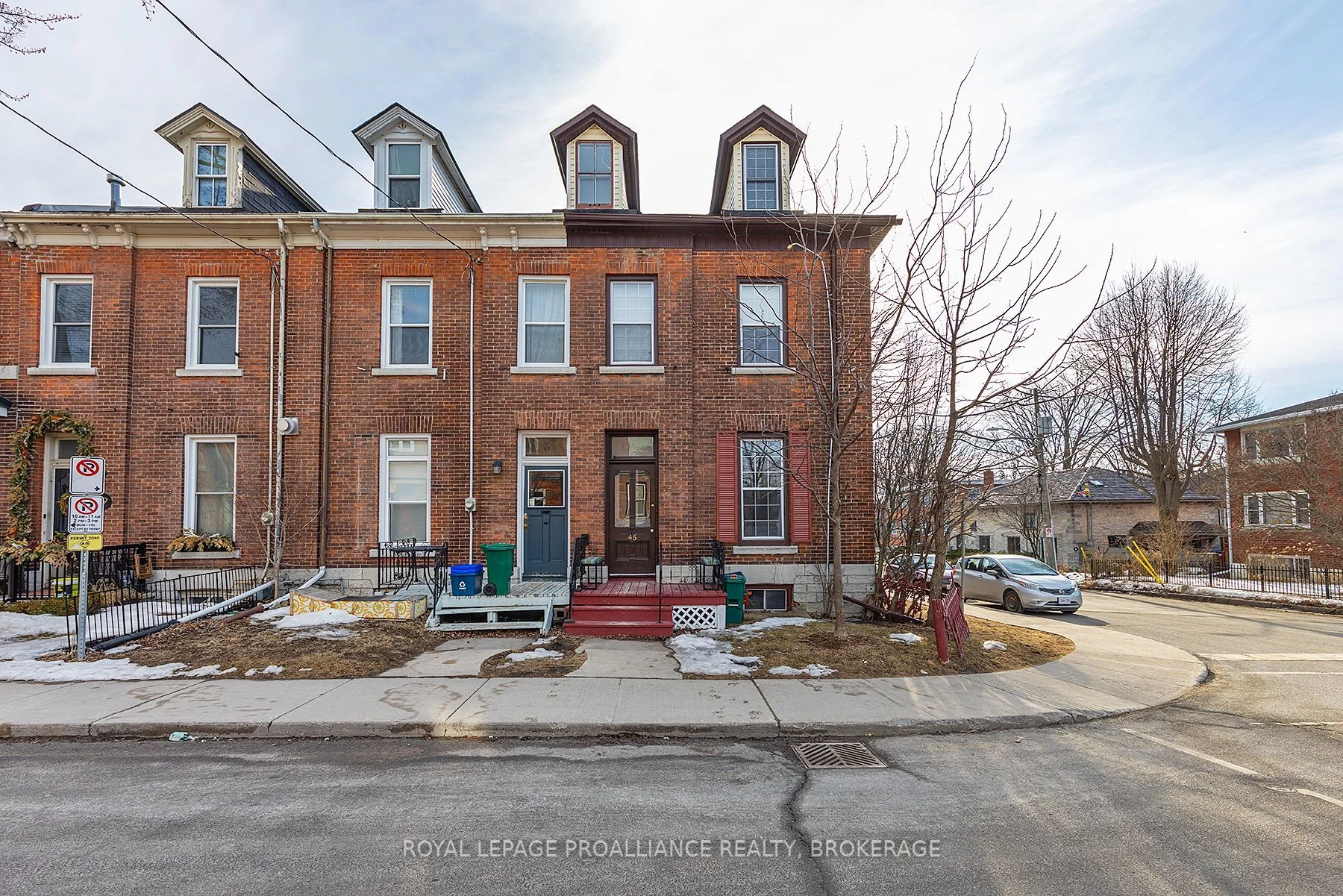 45 Clergy Street E, Kingston, On K7l 3j2