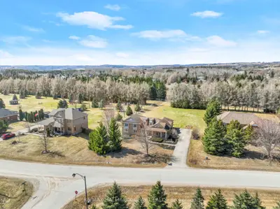 Detached in Mulmur