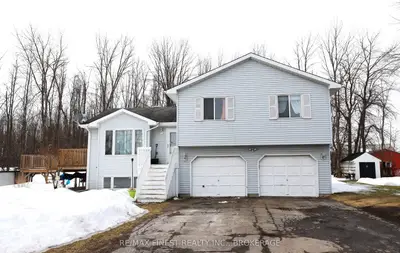 Detached in South Dundas