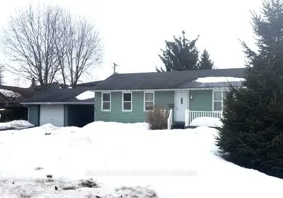 Detached in Meadowlands - Crestview and Area