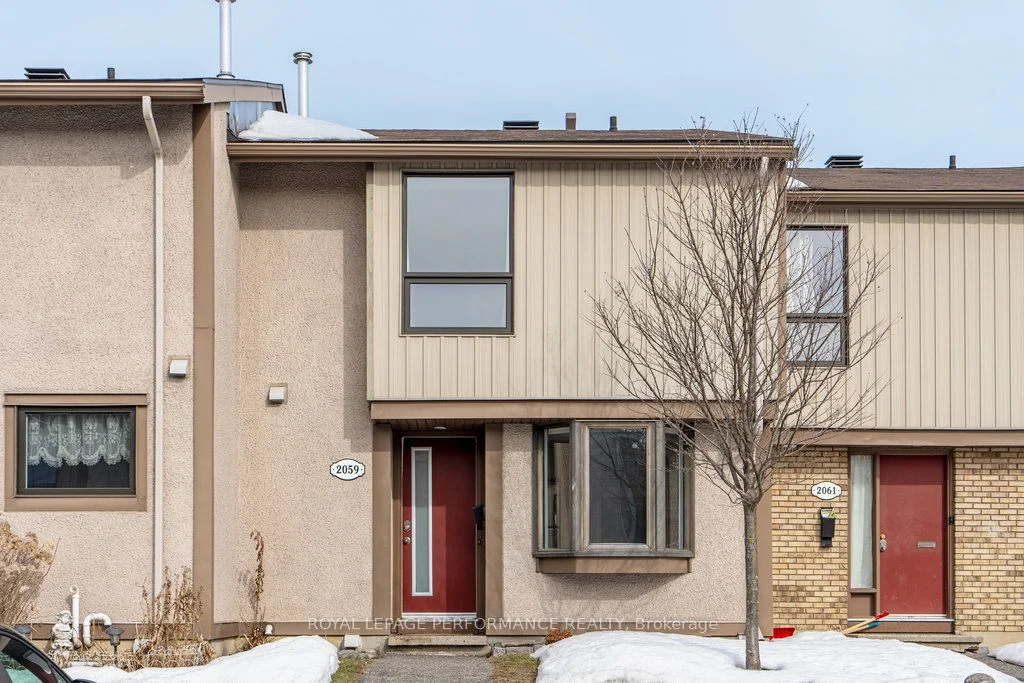 Condo Townhouse in Cyrville - Carson Grove - Pineview