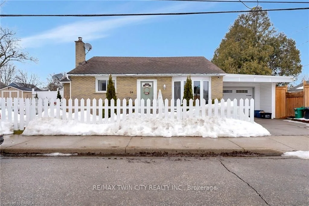 Detached in Brantford