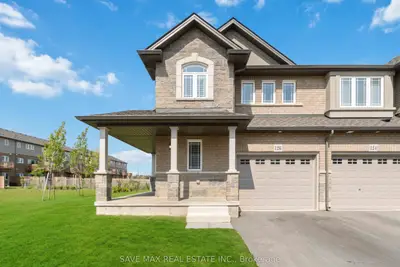 Att/Row/Townhouse in Hamilton