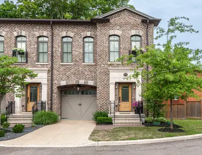 Condo Townhouse in Wilmot