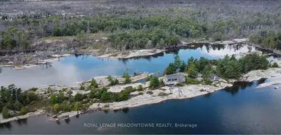 Detached in Parry Sound Remote Area