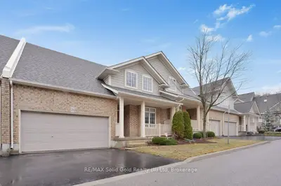 Condo Townhouse in Kitchener