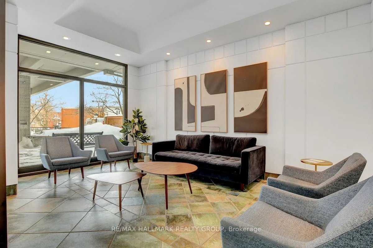 40 Landry Street 201, Vanier and Kingsview Park, ON K1L 8K4