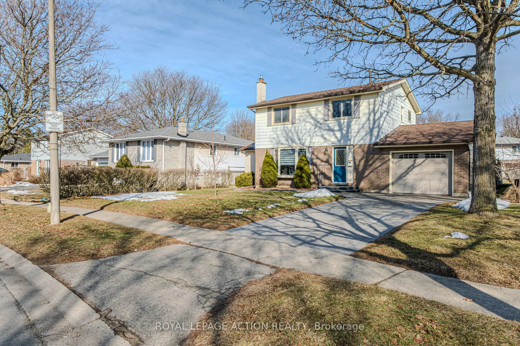 Detached in Brantford