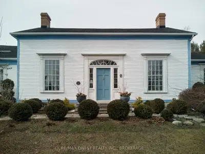 Detached in Loyalist