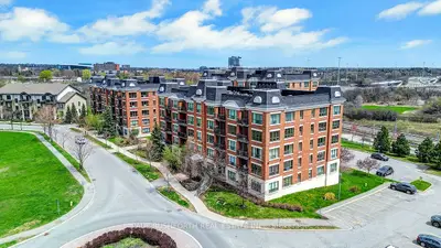 Condo Apartment in Cyrville - Carson Grove - Pineview