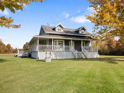 Detached in Niagara Falls