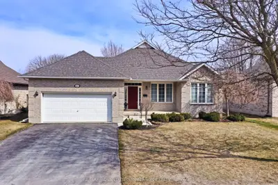Detached in Middlesex Centre