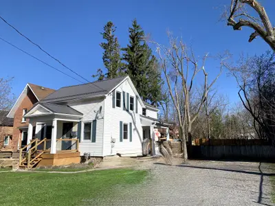 18 Bond Street W, Kawartha Lakes, On K9v 3p6