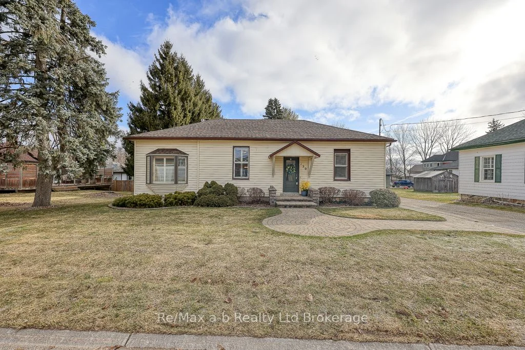 Detached in Zorra