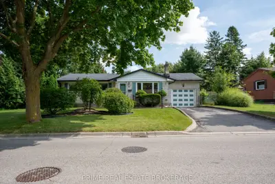 9 Deveron Crescent, London South, On N5z 4a8