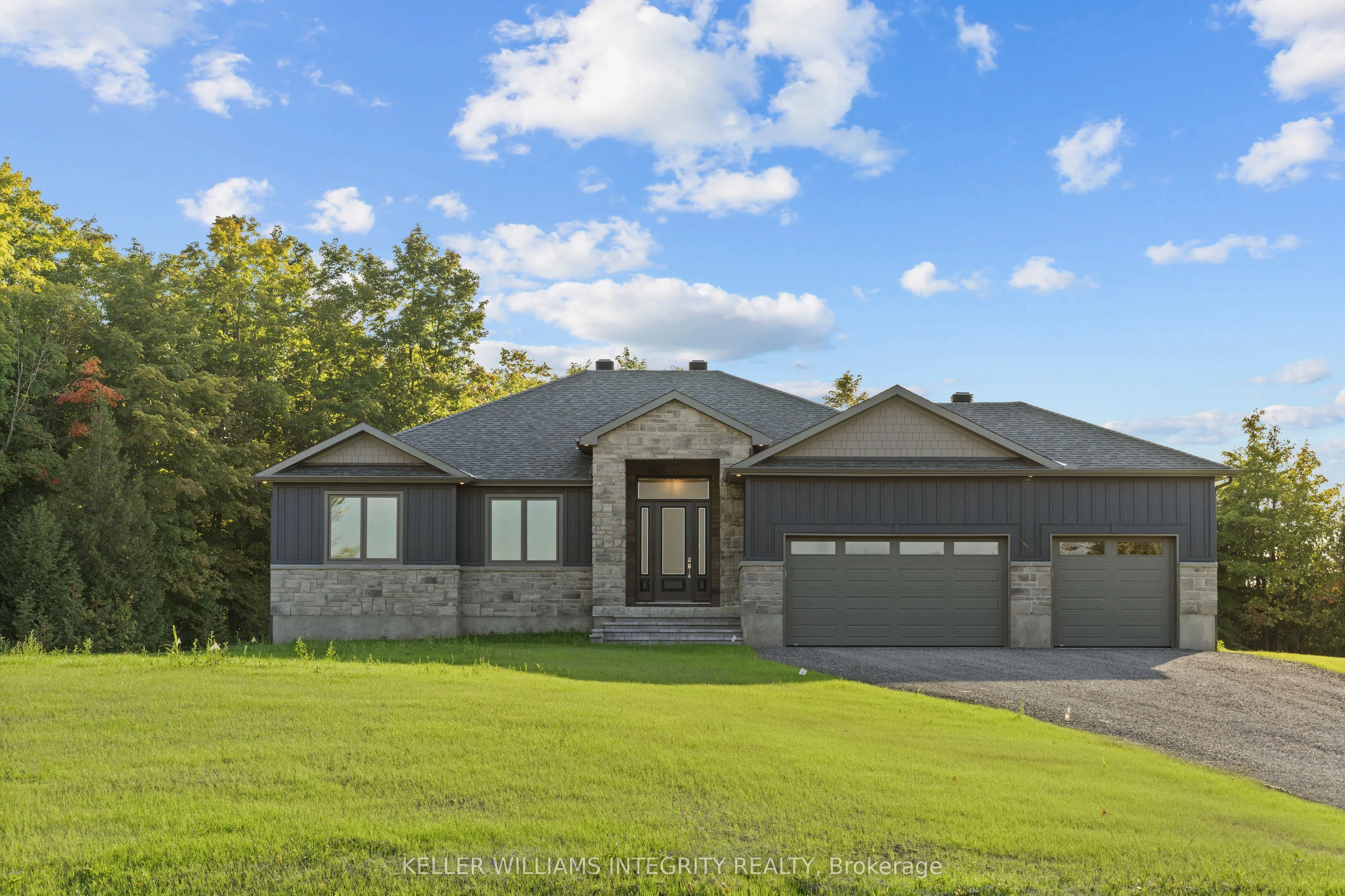 Detached in Beckwith