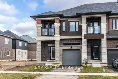 Att/Row/Townhouse in Brantford