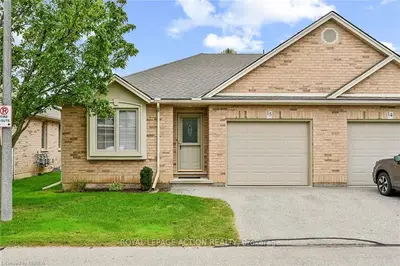 Condo Townhouse in Brantford