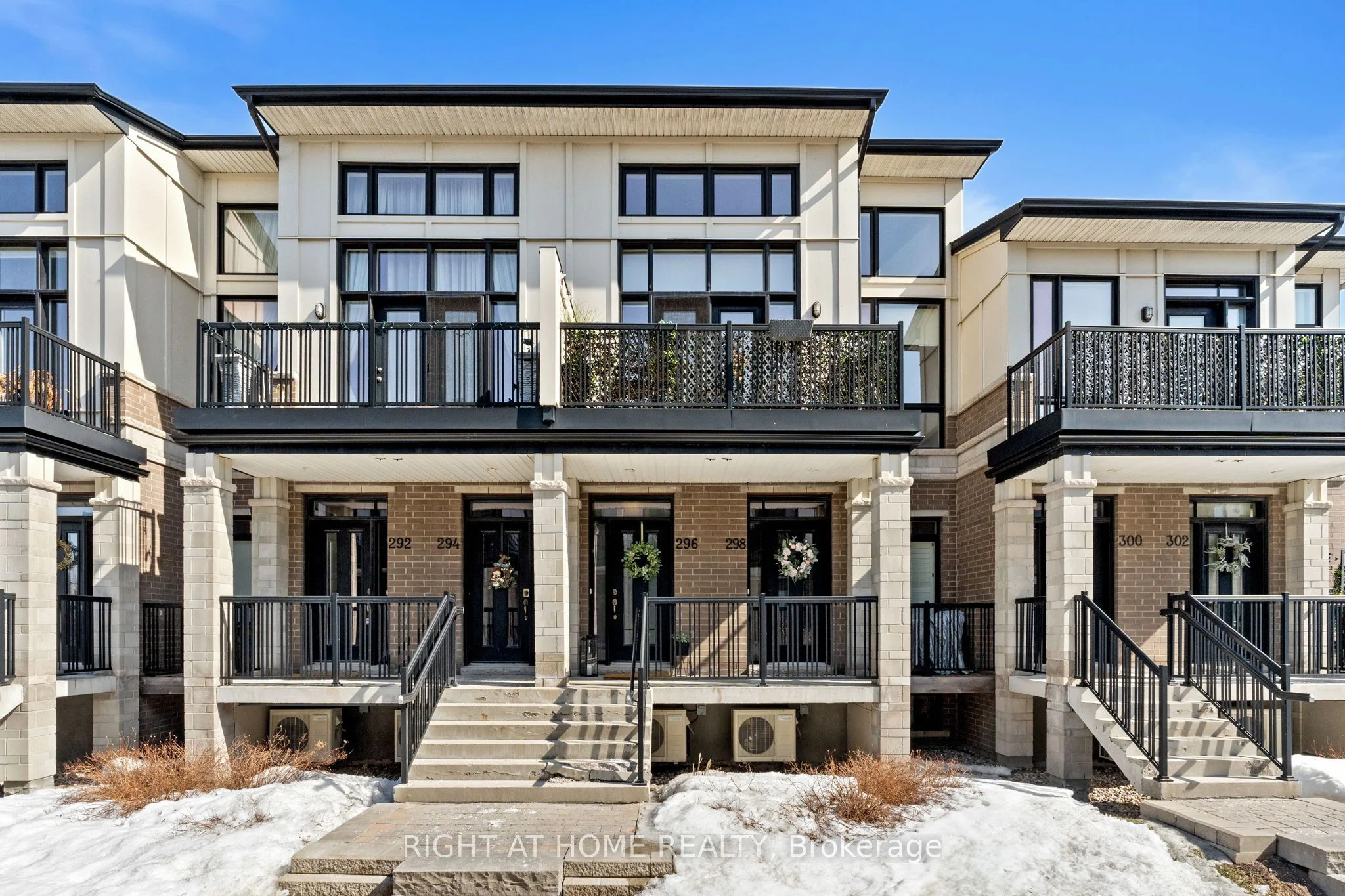 Condo Townhouse in Blossom Park - Airport and Area