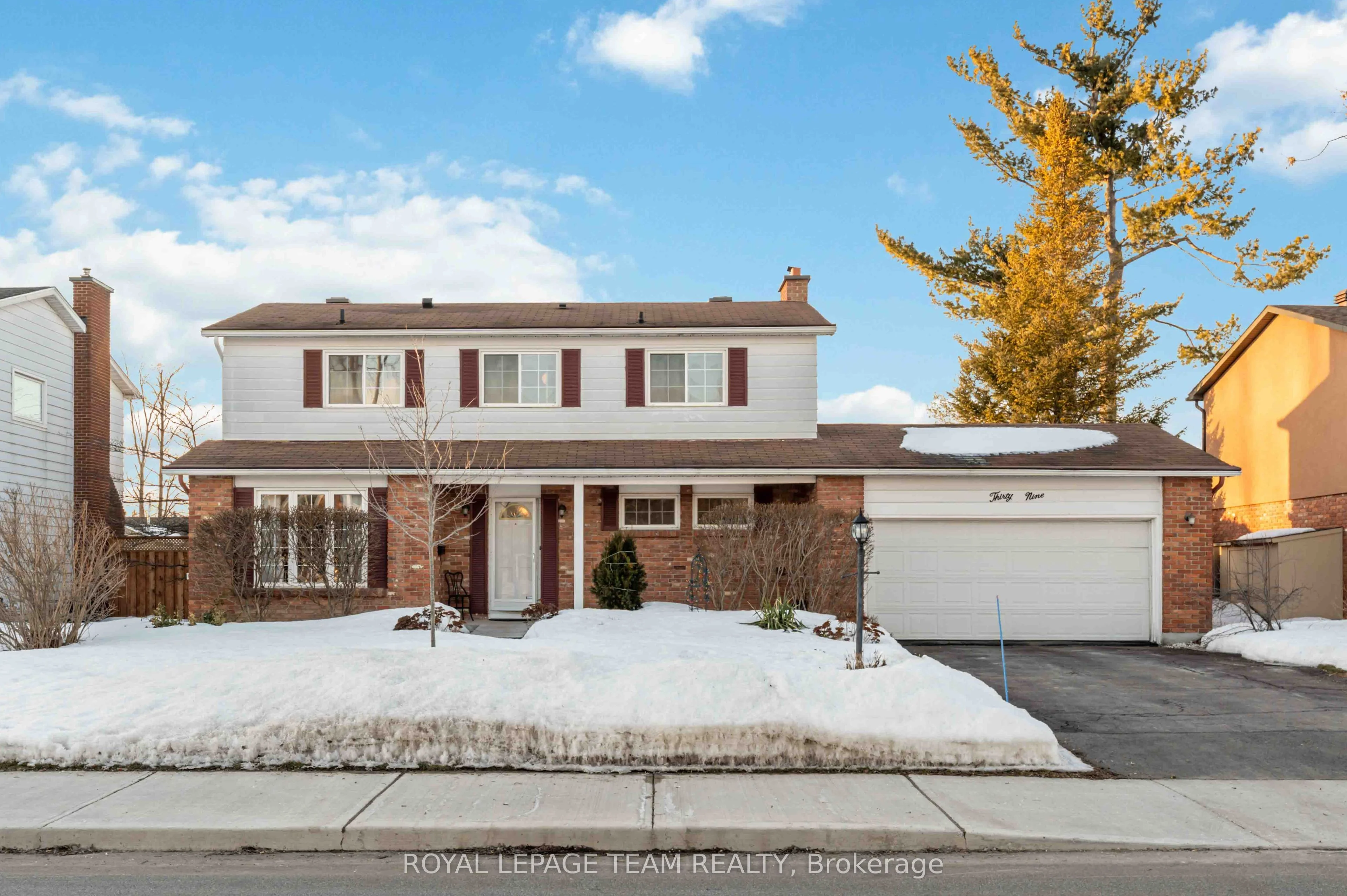 Detached in Country Place - Pineglen - Crestview and Area