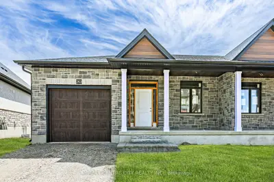 Att/Row/Townhouse in London North