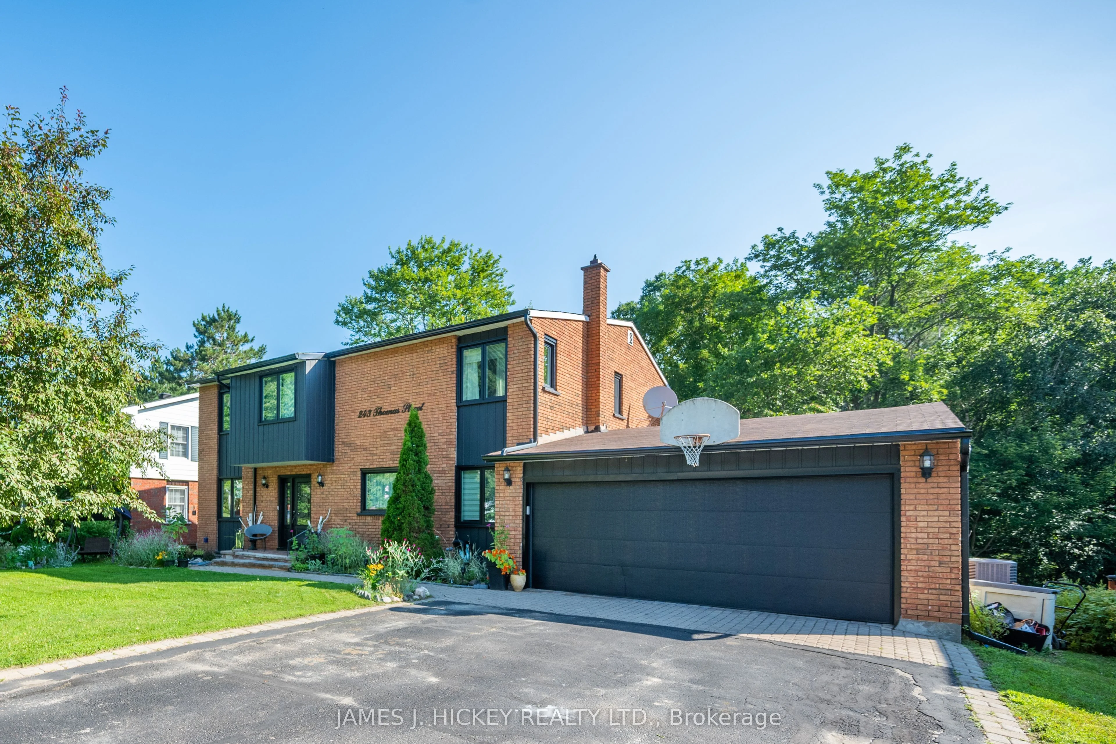 Detached in Deep River