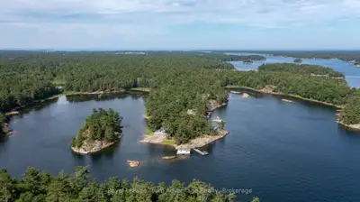 Detached in The Archipelago