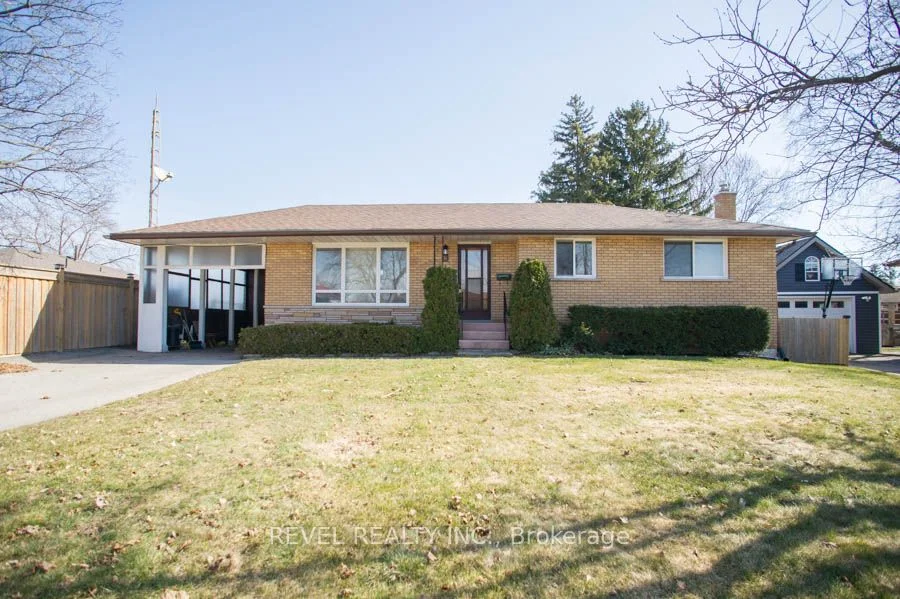 Detached in Brantford
