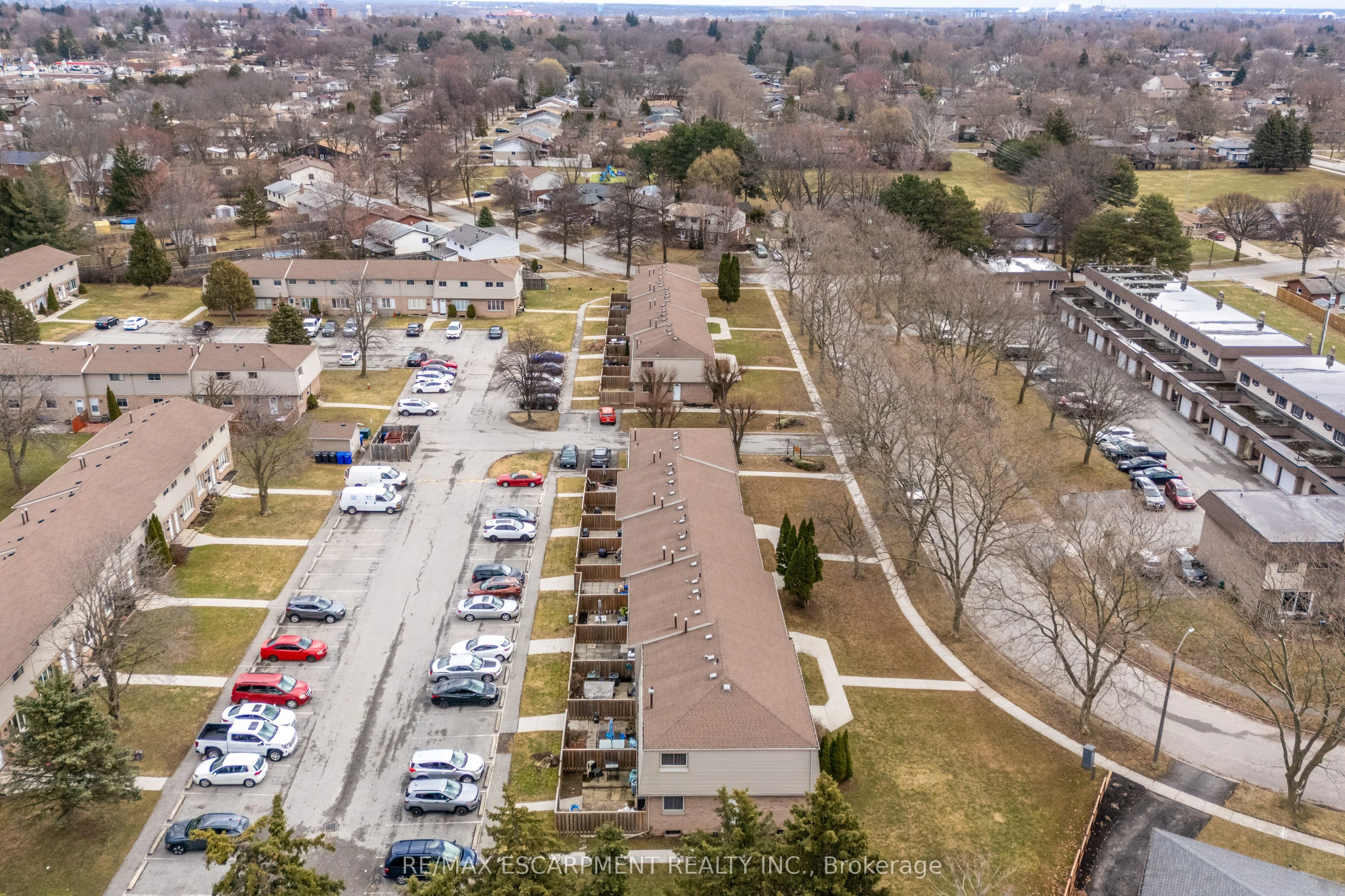 4215 Meadowvale Street 2, Niagara Falls, ON L2E 5W8